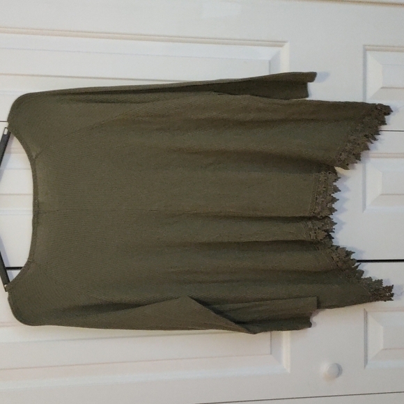 Cloud Chaser olive green top size 3X fringe detail at bottom long sleeve - Picture 2 of 6